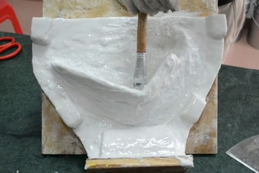 模具硅膠操作方法有幾種？